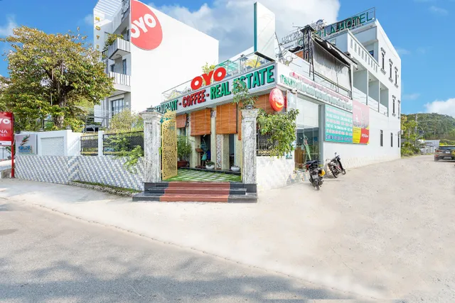 OYO 1009 Capella Hotel