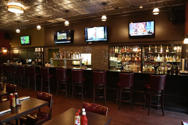 Hudson 303 Sport Cafe