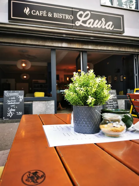Café Laura