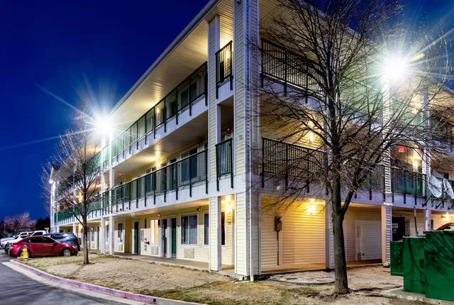 HomeTowne Studios Colorado Springs - Airport