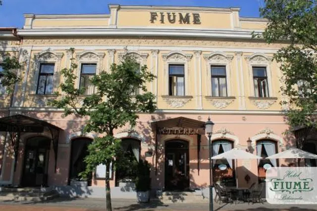 Fiume Hotel és Étterem