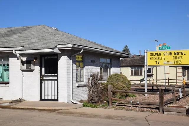 Silver Spur Studio & 1 Bdrm Apartments