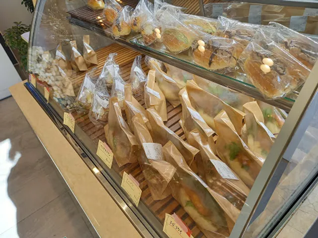 コッペパン専門店milk