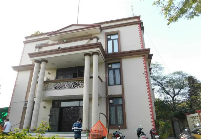 Laksh Residency PG B-22 Green Wood City