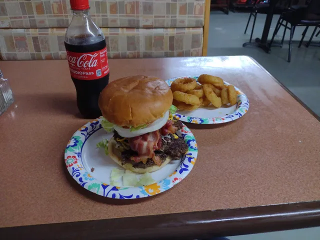 Helena's Mountain Market & Restaurant