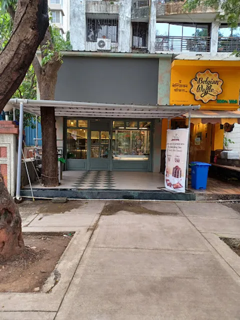 Ribbons and Balloons - The Cake Shop