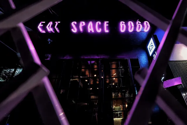 EAT SPACE 6060