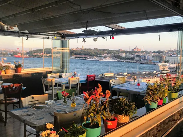 Yarımada Balık Restoran