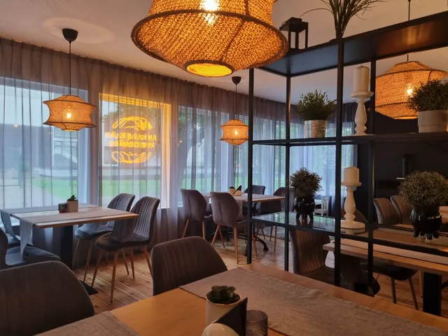 Juglas ielas restorāns