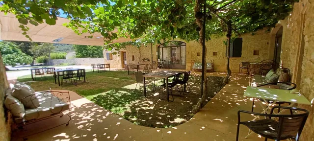 Domaine Saint Martin Gîtes, Chambres d'hôtes Pont du Gard, Valliguières