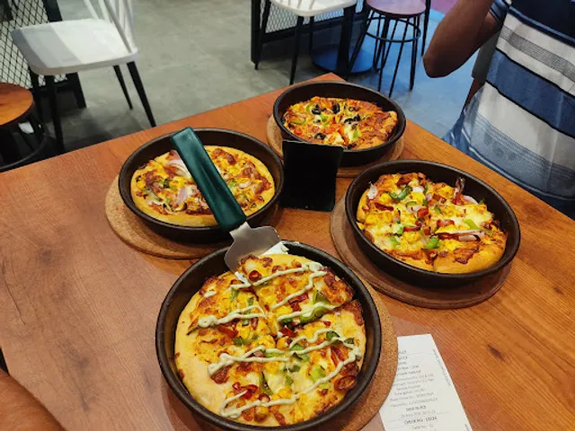 Pizza Hut | Shahnoorwadi, Aurangabad