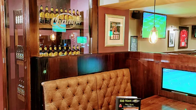 Champs Sports Bar & Grill