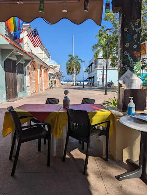 LOS DORADOS DE VILLA