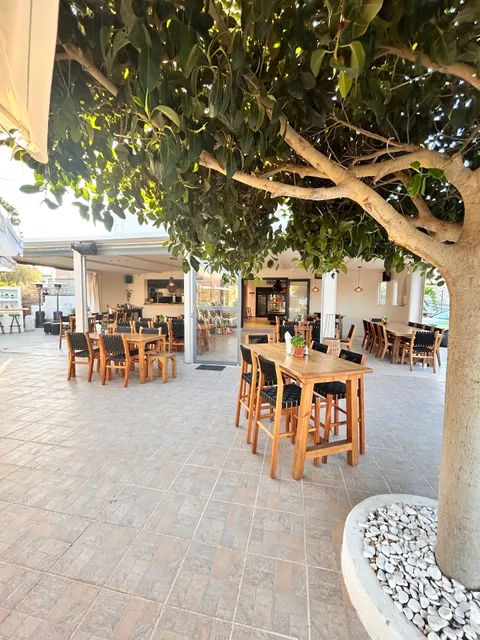 Basilikos Restaurant Paros