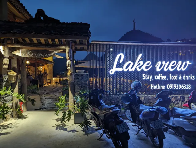 Lake view homestay lô lô chải