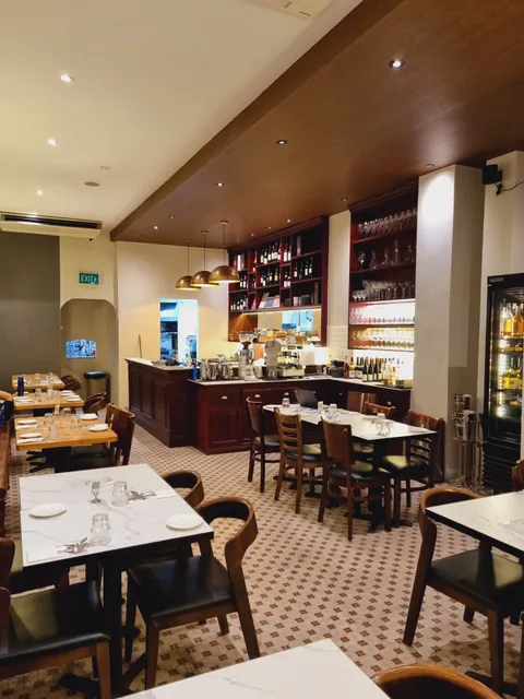 Saveur | French Casual Dining