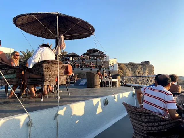 Lioyerma Lounge Cafe Pool Bar