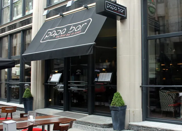Papa Bar Cocktail Bar & Restaurant