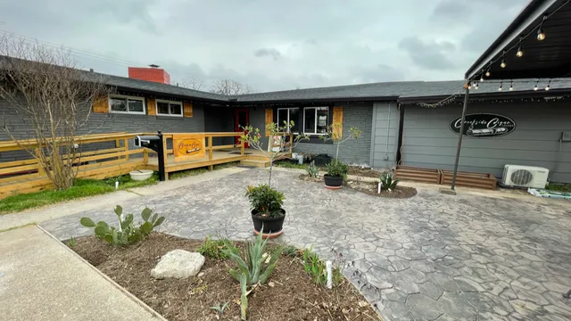 Creekside Cigar Lounge