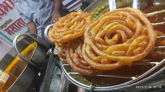 Sarafa Bazaar (Rajwada Side)