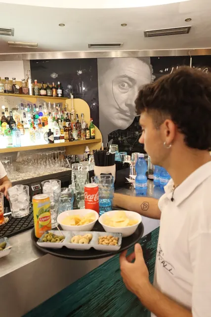 Miques De Mirall COCKTAIL BAR