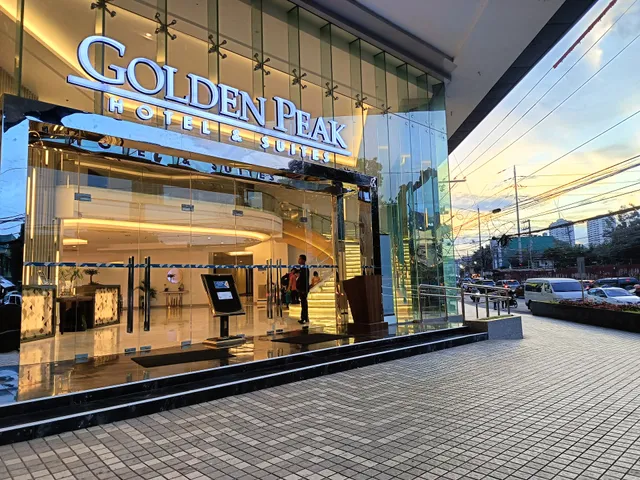 Golden Peak Hotel & Suites