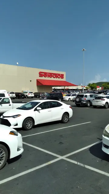 Juana Diaz Shopping Center