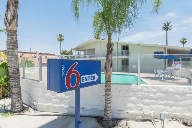 Motel 6 Bakersfield, CA - Central