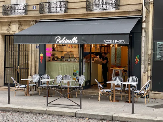 Pulcinella paris 16