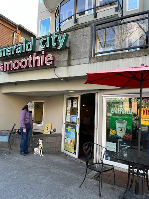 Emerald City Smoothie Queen Anne