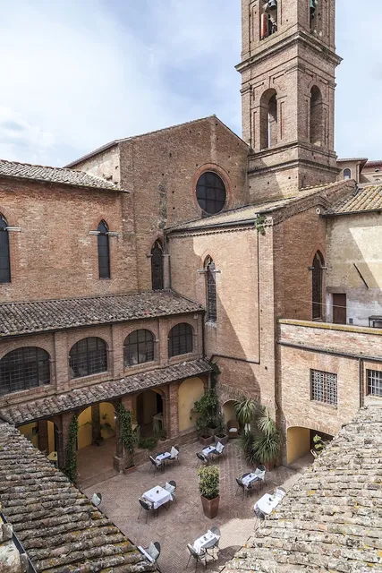 Il Chiostro del Carmine