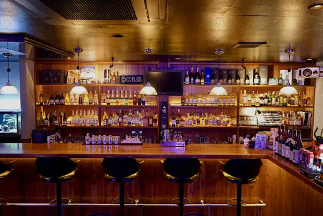 Ｄｉｎｉｎｇ＆Ｂａｒ ＬＡ ＣＵＮＡ