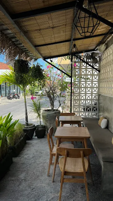 CAFFEINE Brunch Cafe, CANGGU (All day breakfast)