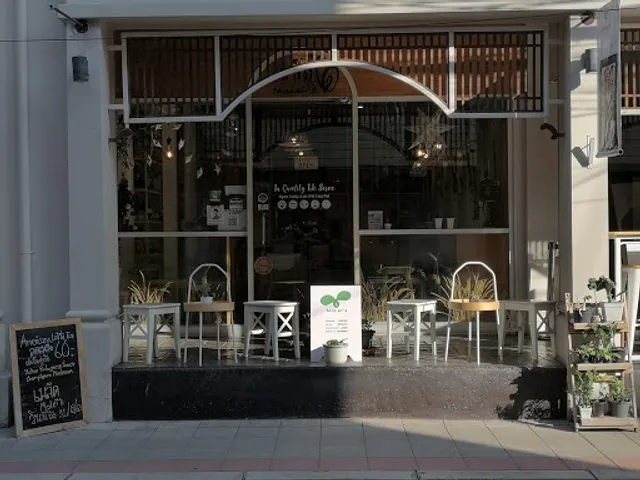 MaLet's Cafe & Coffee Roastery