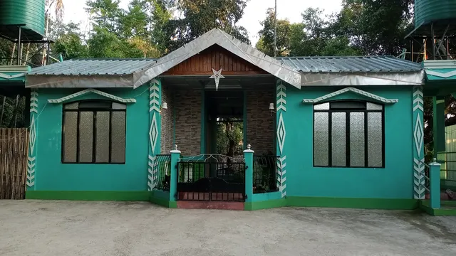 Deiphi & Risa Homestay