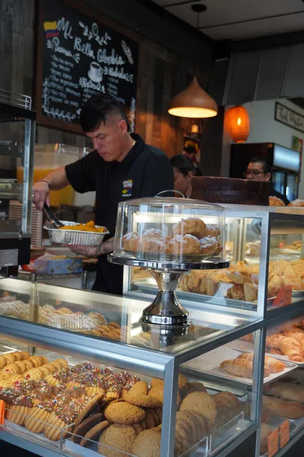 Mi Bella Colombia Bakery 2