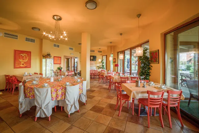 RESTAURACE SLUNEČNÁ LOUKA