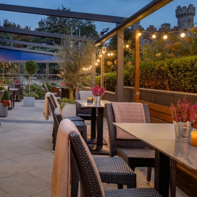 Broyage Bar, Bistro & Terrace