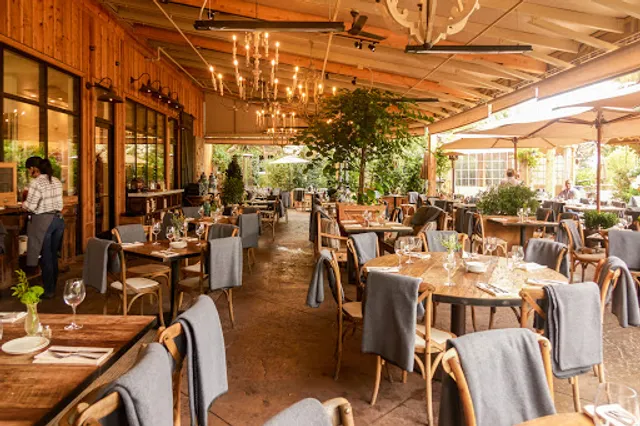 Farmhouse at Roger's Gardens