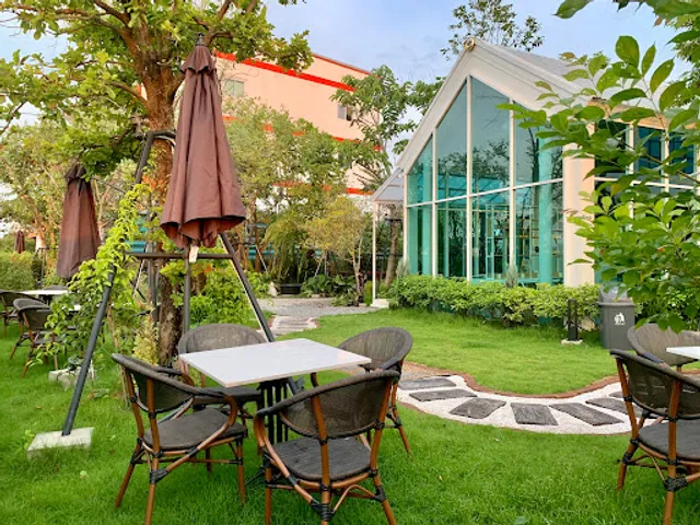 บุศรารินทร์ เวลเนส & คาเฟ่ (พุทธมณฑล สาย 3 / ศาลายา)