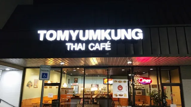 Tomyumkung Thai Cafe