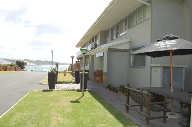 Bluewaters Hotel ***