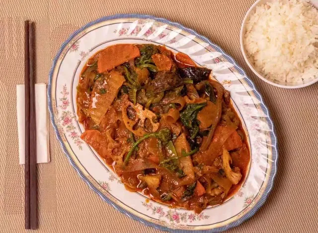 Paw Paw dumpling 2（ပေါ်ပေါ်ဖက်ထုပ်ကြော်)