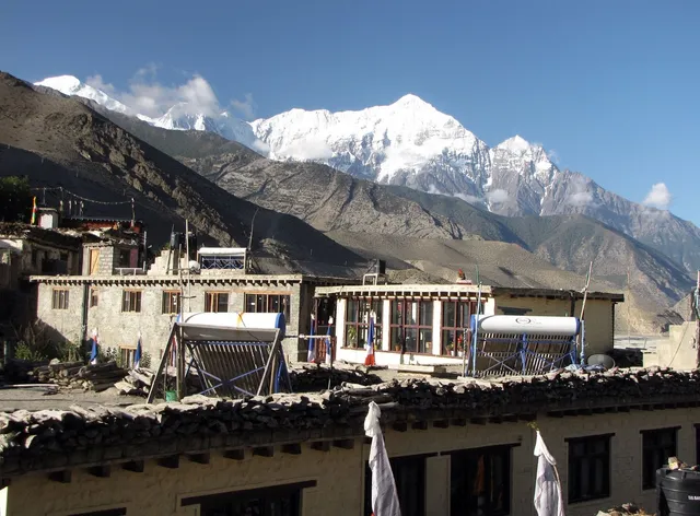 Hotel Mustang Gateway & Yac Donald's Restaurant