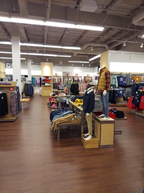 Banana Republic Factory Store