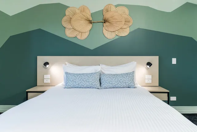 Nightcap at Atherton Hotel