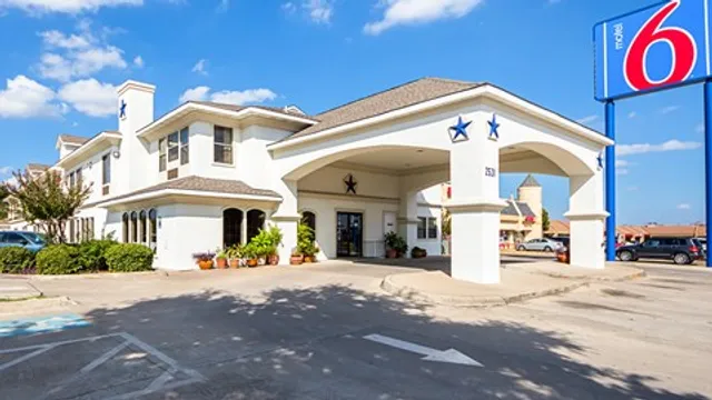 Motel 6 Irving, TX - Irving DFW Airport South