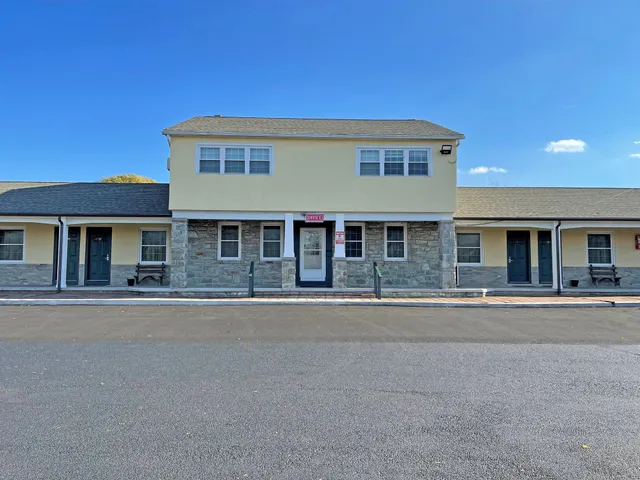 Red Carpet Inn & Suites Morgantown, PA