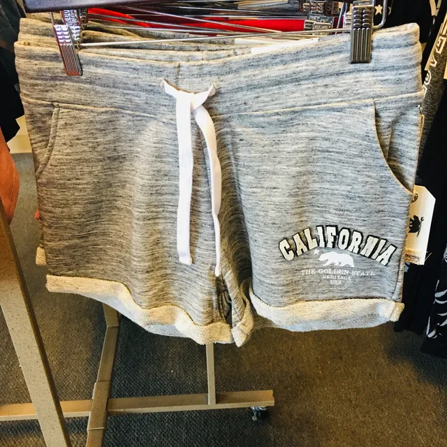 T's N Pants Outlet