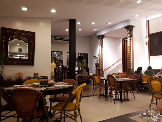 Warung Kapitolyo